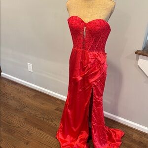 Elegant Red Strapless Evening Gown